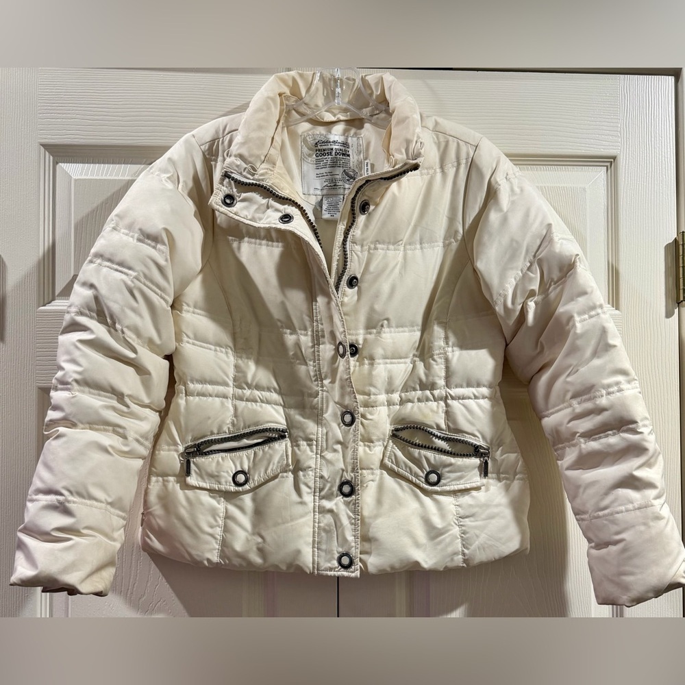 Eddie Bauer Women’s 700 goose down fill off-white cropped puffer in size small.